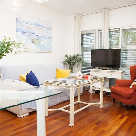 Charming Apartment With Pool And Garage Севилья Экстерьер фото