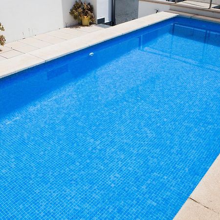 Charming Apartment With Pool And Garage Севилья Экстерьер фото
