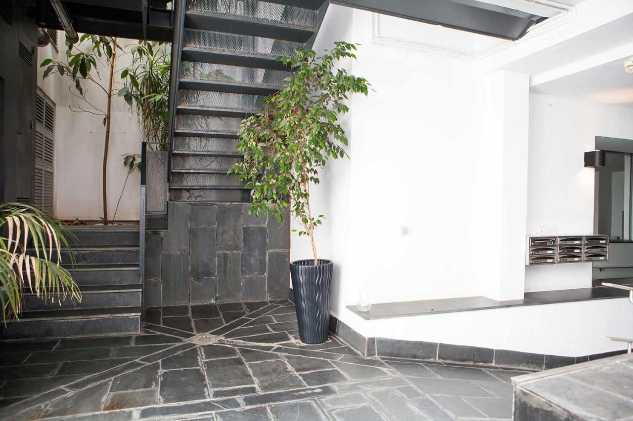 Charming Apartment With Pool And Garage Севилья Экстерьер фото