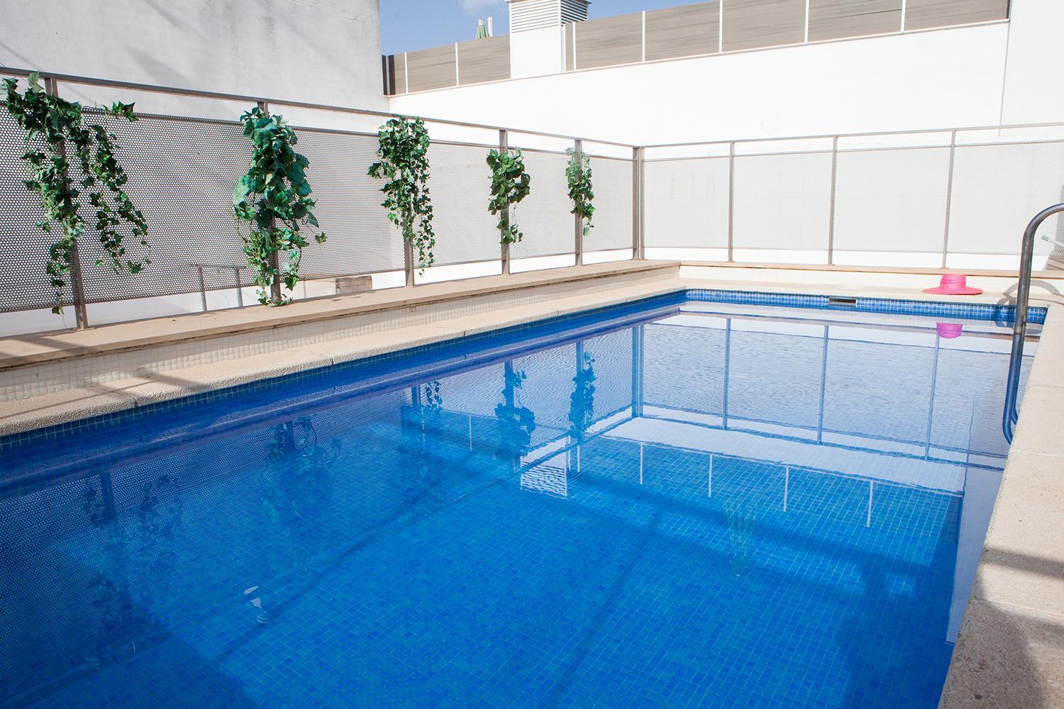 Charming Apartment With Pool And Garage Севилья Экстерьер фото