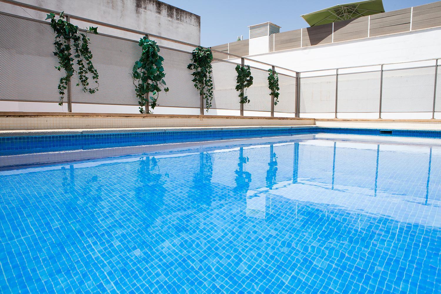Charming Apartment With Pool And Garage Севилья Экстерьер фото