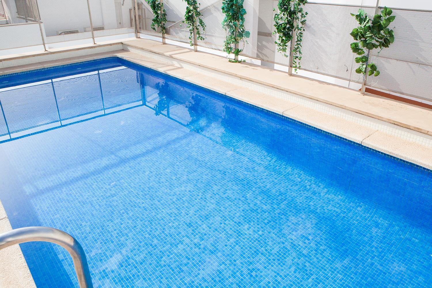 Charming Apartment With Pool And Garage Севилья Экстерьер фото