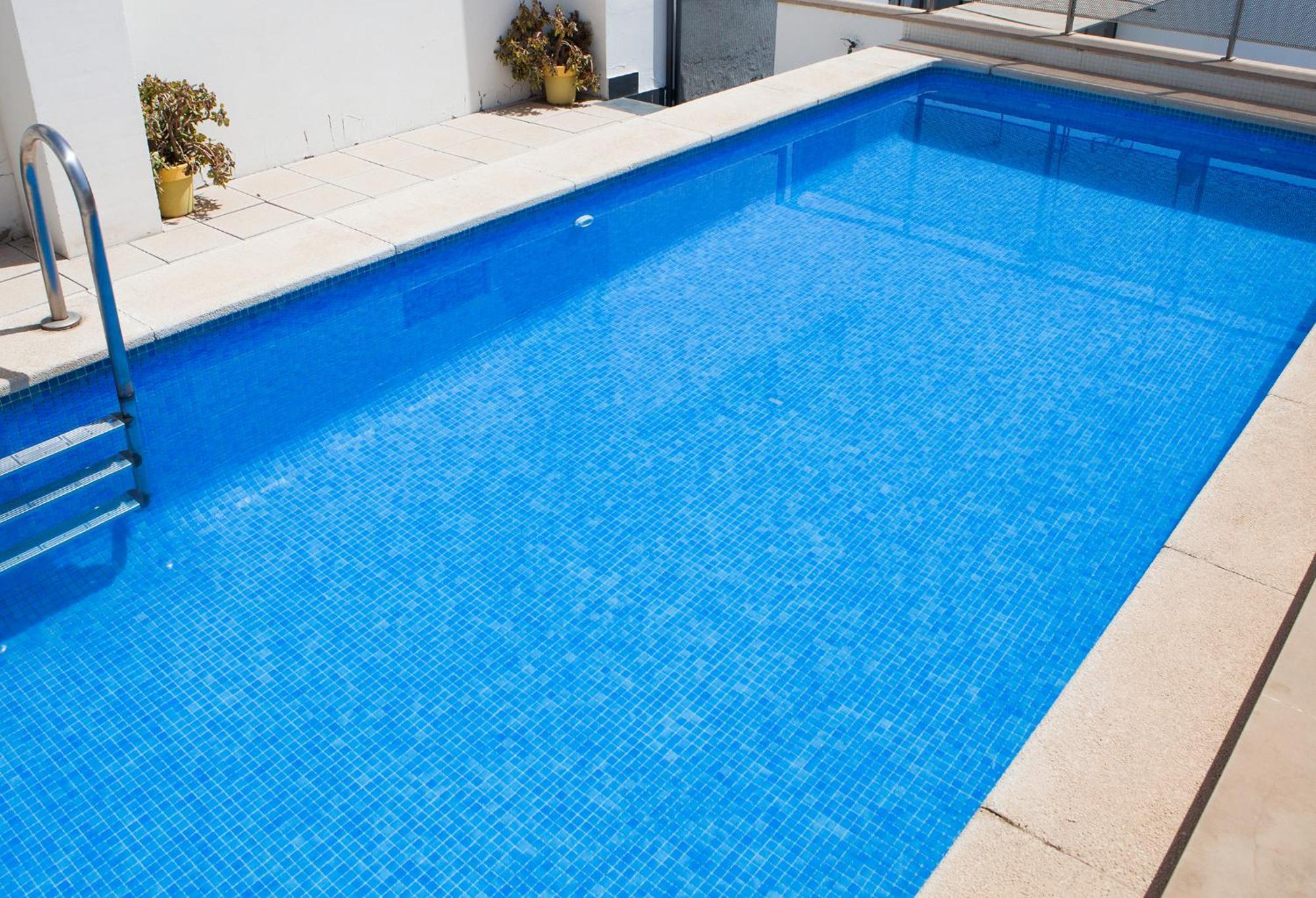 Charming Apartment With Pool And Garage Севилья Экстерьер фото